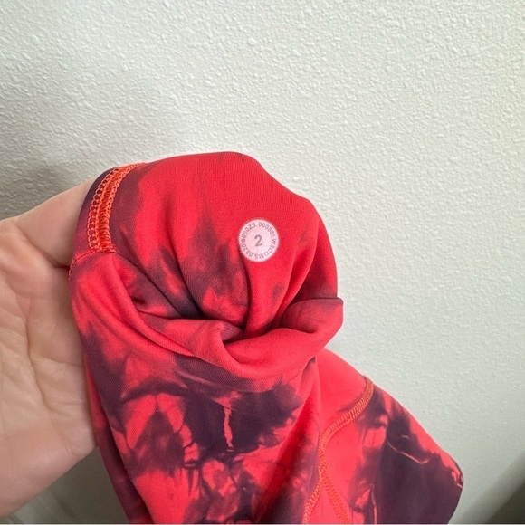 Lululemon Invigorate HR Tight 25" – Red/Black – Size 2 - Picture 6 of 12